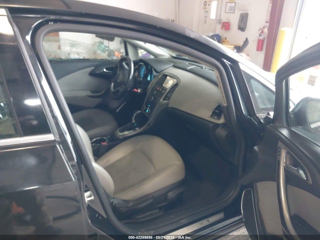 1G4PP5SK2E4146823 Buick lea
