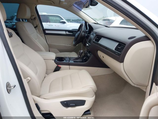 2012 VOLKSWAGEN TOUAREG WVGEK9BPXCD006816 Photo 4