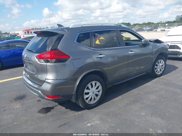 Nissan ROGUE S 2017 JN8AT2MT0HW388730 Image 4