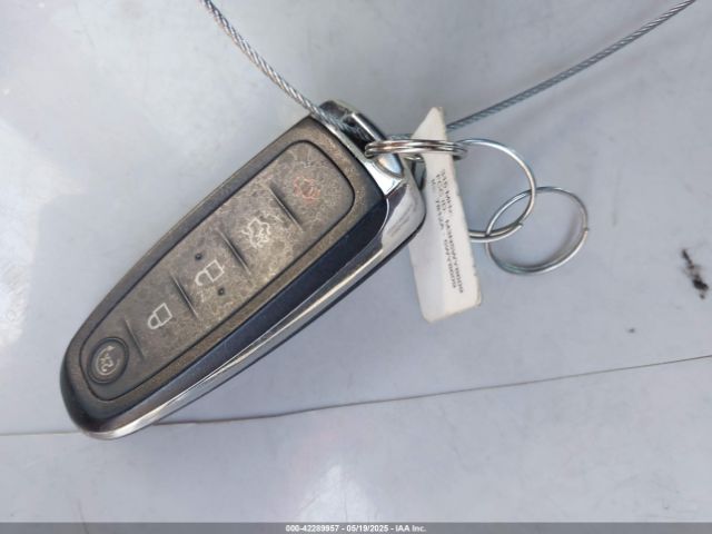1FMCU0J92GUA99501 Ford Escape Titanium