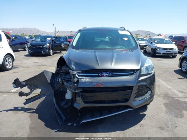 1FMCU0J92GUA99501 Ford Escape Titanium