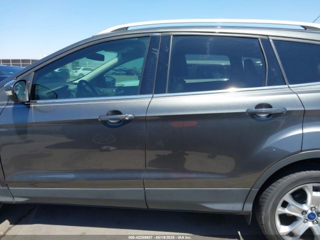 1FMCU0J92GUA99501 Ford Escape Titanium