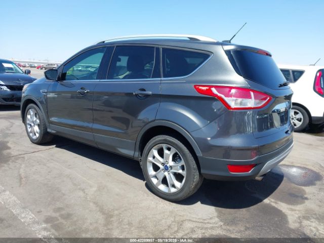 1FMCU0J92GUA99501 Ford Escape Titanium