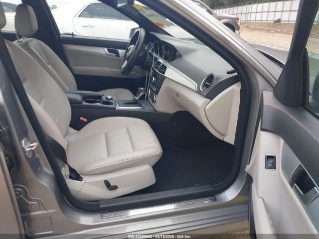WDDGF4HB6EA942040 Mercedes-Benz C 250 Luxury/sport