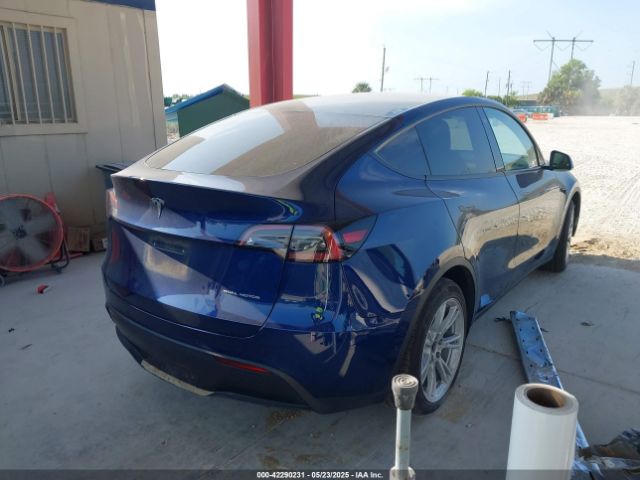 7SAYGAEE2NF364733 Tesla Model Y Long Range Dual Motor All-wheel Drive