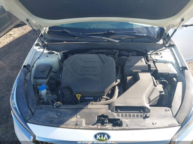 KNALC4J19H5091784 KIA Cadenza Technology