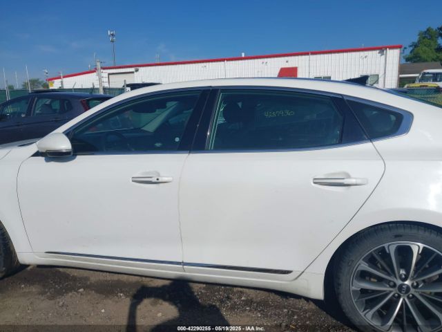 KNALC4J19H5091784 KIA Cadenza Technology
