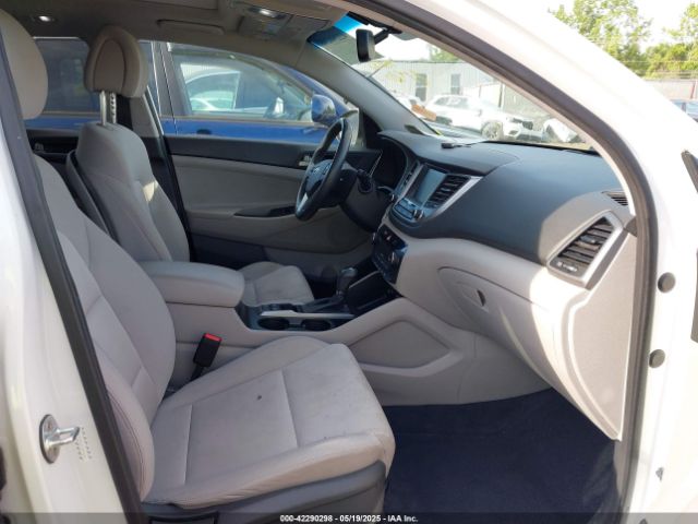 KM8J33A20JU769665 Hyundai Tucson Value