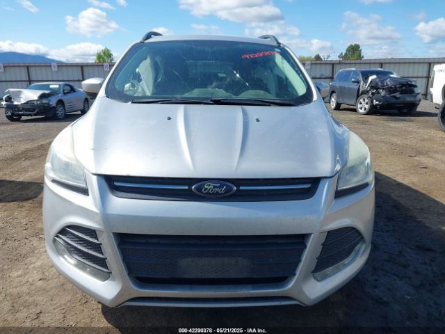 1FMCU9GX2FUB07928 Ford ESCAPE SE