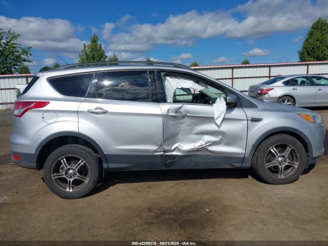 1FMCU9GX2FUB07928 Ford ESCAPE SE