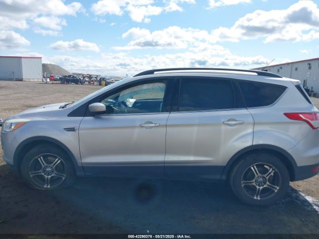 1FMCU9GX2FUB07928 Ford ESCAPE SE