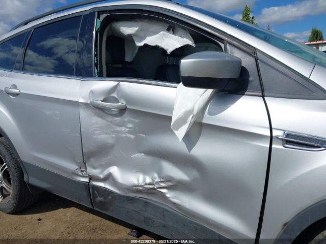 1FMCU9GX2FUB07928 Ford ESCAPE SE