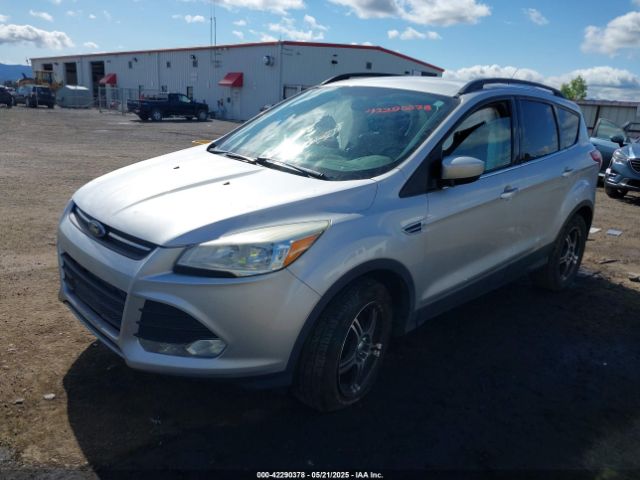 1FMCU9GX2FUB07928 Ford ESCAPE SE