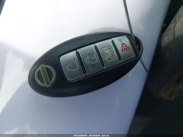 1N4AZ0CP8EC334260 Nissan LEAF S