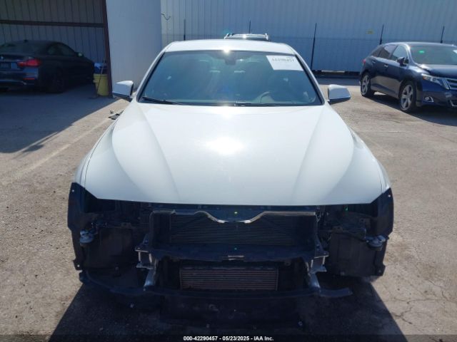 WBA8A9C56GK616857 BMW 320i