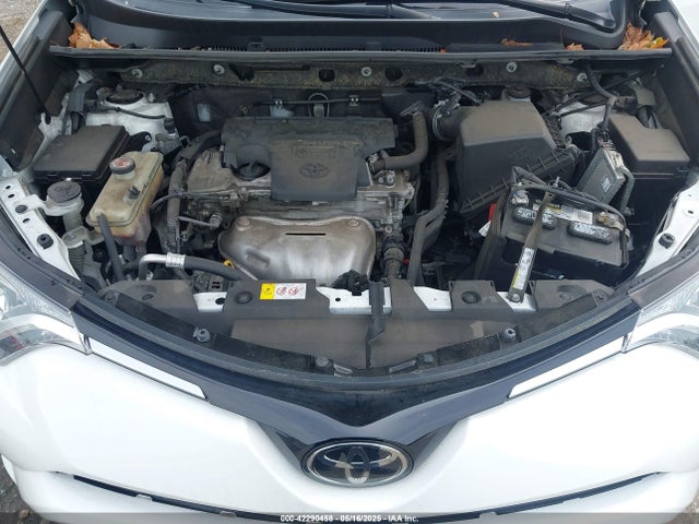 Toyota RAV4 LE 2018 JTMBFREV4JJ193636 Image 10