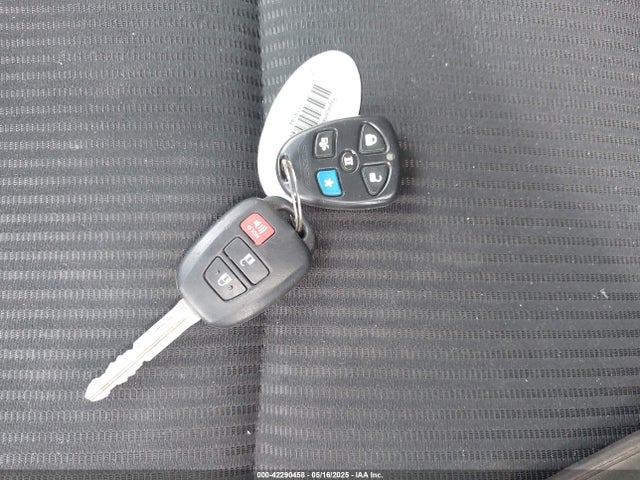 Toyota RAV4 LE 2018 JTMBFREV4JJ193636 Image 11