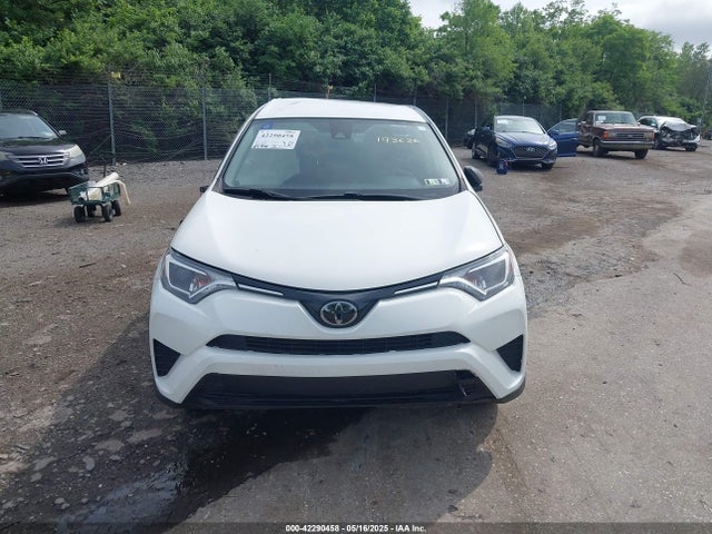 Toyota RAV4 LE 2018 JTMBFREV4JJ193636 Image 12