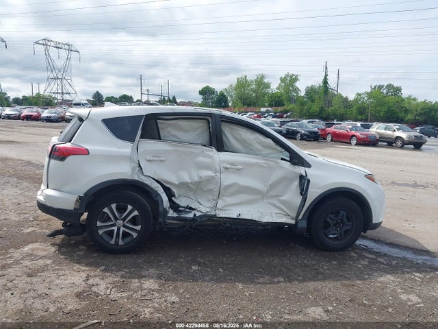 Toyota RAV4 LE 2018 JTMBFREV4JJ193636 Image 13
