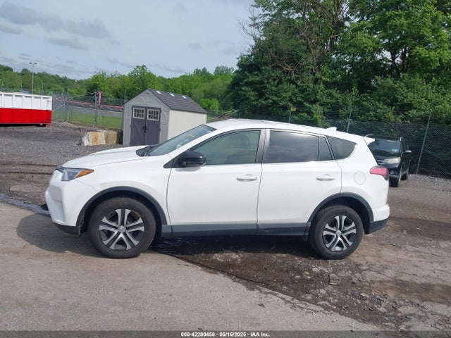 Toyota RAV4 LE 2018 JTMBFREV4JJ193636 Image 14