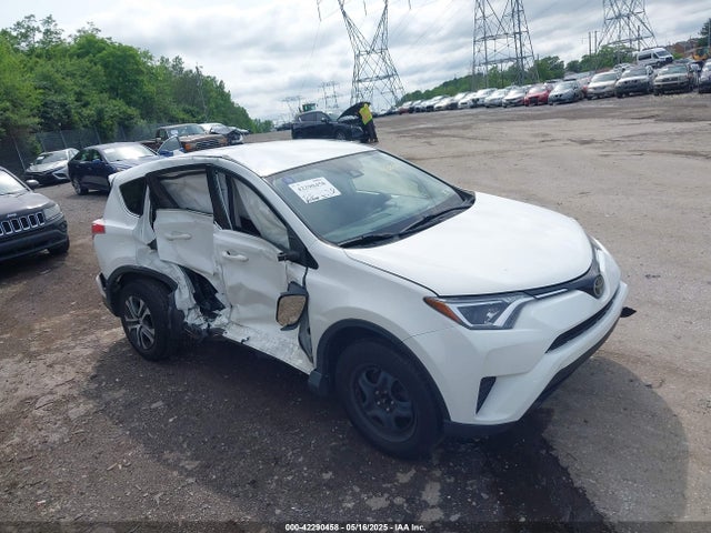 Toyota RAV4 LE 2018 JTMBFREV4JJ193636 Image 18
