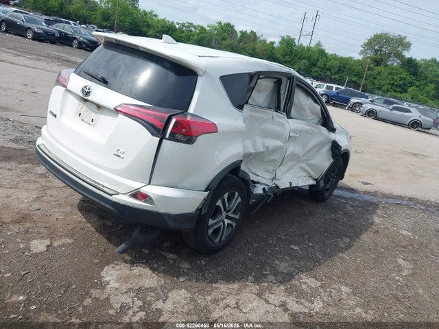 Toyota RAV4 LE 2018 JTMBFREV4JJ193636 Image 4