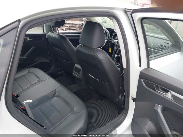 42290551 :رقم المزاد ، 1VWAA7A38JC008055 vin ، 2018 Volkswagen Passat 2.0t R-line/2.0t S مزاد بيع