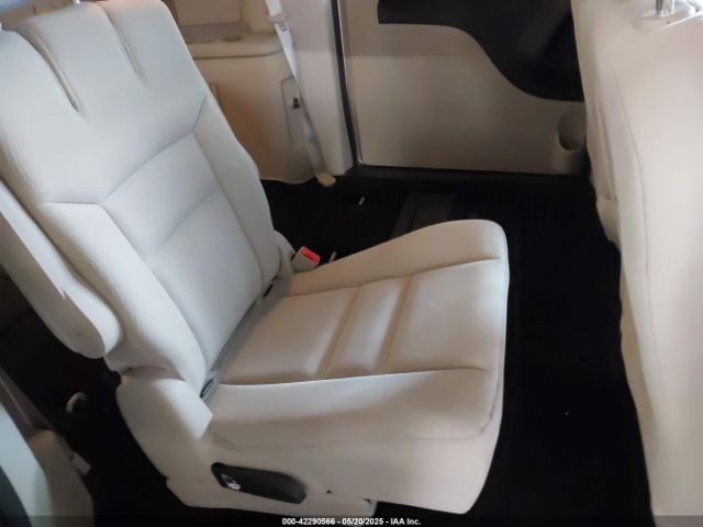 2C4RDGBG0FR615970 Dodge Grand Caravan Se