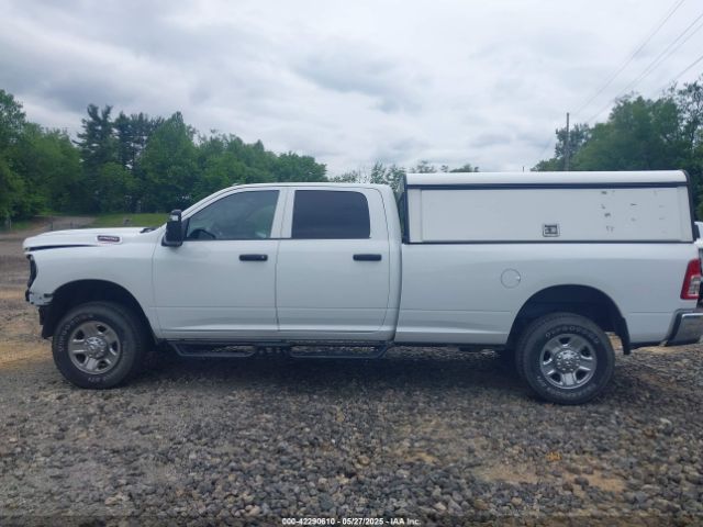 3C6UR5HJ8RG288173 RAM 2500 Tradesman  4x4 8' Box