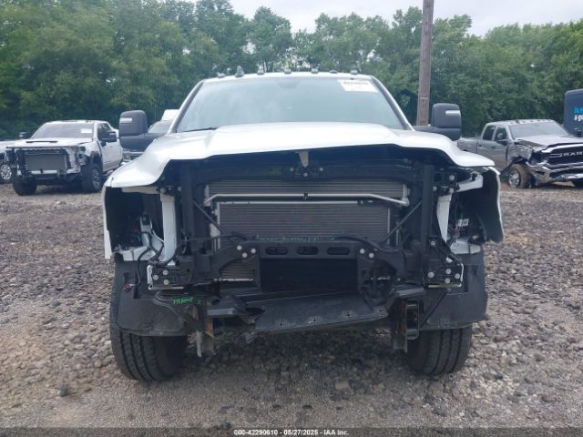 3C6UR5HJ8RG288173 RAM 2500 Tradesman  4x4 8' Box