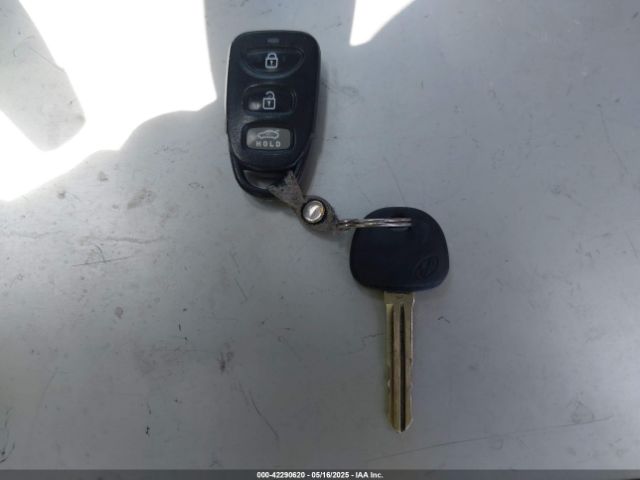 KMHD74LF0HU302375 Hyundai ELANTRA SE