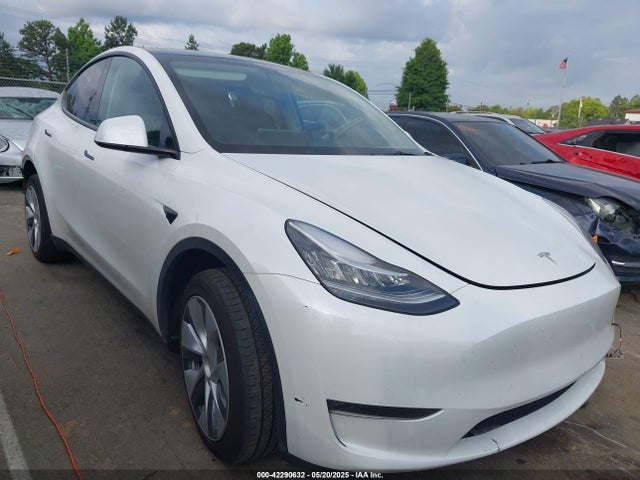 2023 TESLA MODEL Y 7SAYGDEE8PA100711 Photo 0
