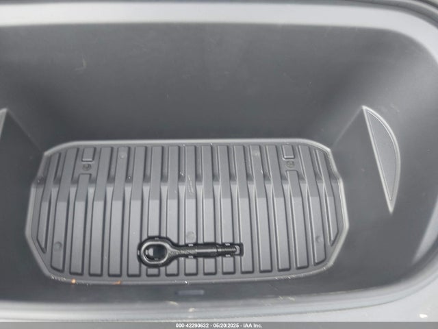 2023 TESLA MODEL Y 7SAYGDEE8PA100711 Photo 9