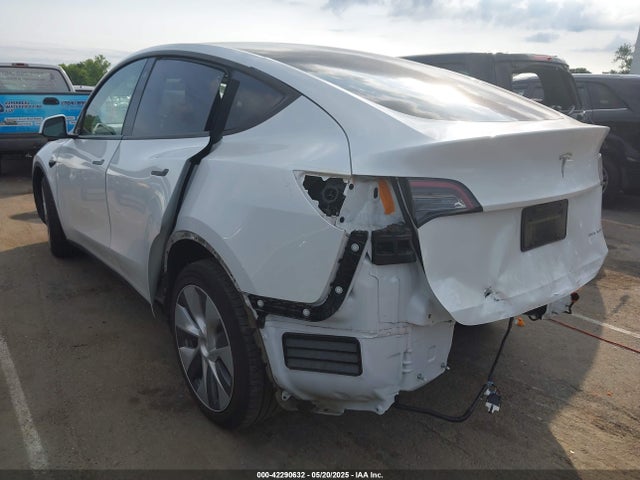 2023 TESLA MODEL Y 7SAYGDEE8PA100711 Photo 2