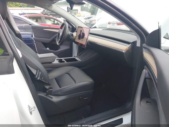 2023 TESLA MODEL Y 7SAYGDEE8PA100711 Photo 4
