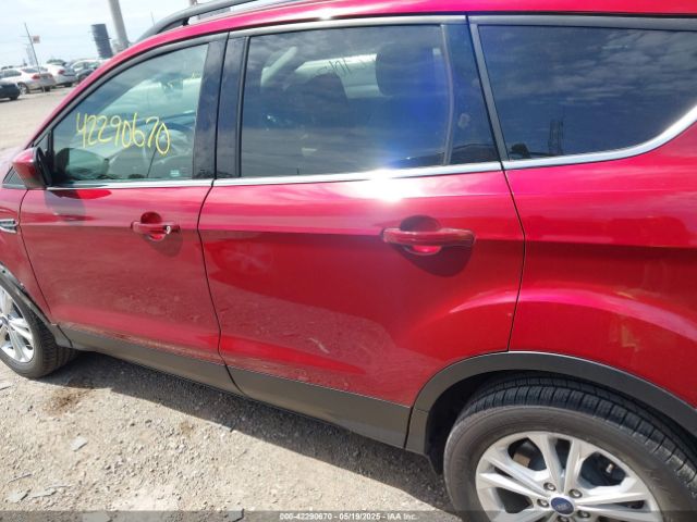 1FMCU0HD6JUB38981 Ford ESCAPE SEL