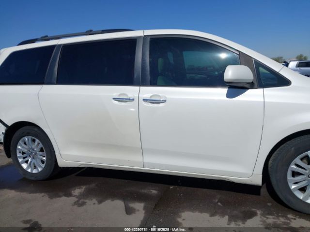 5TDYZ3DC1HS889513 Toyota Sienna Xle Premium 8 Passenger