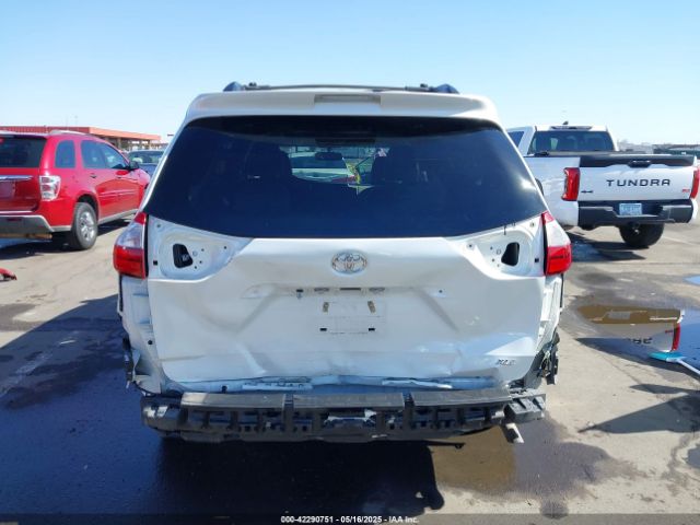 5TDYZ3DC1HS889513 Toyota Sienna Xle Premium 8 Passenger