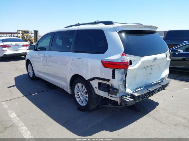 5TDYZ3DC1HS889513 Toyota Sienna Xle Premium 8 Passenger