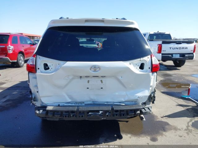 5TDYZ3DC1HS889513 Toyota Sienna Xle Premium 8 Passenger