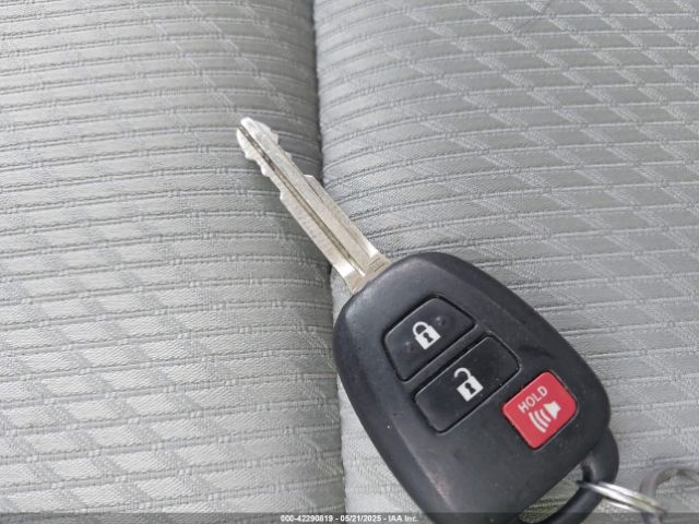 5TDZARFH2JS037796 Toyota Highlander Le
