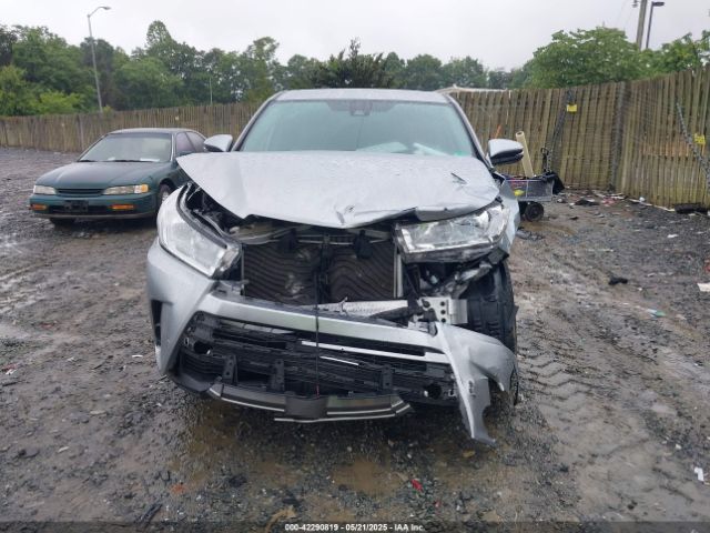 5TDZARFH2JS037796 Toyota Highlander Le