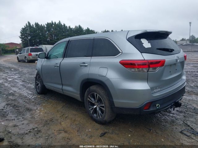 5TDZARFH2JS037796 Toyota Highlander Le