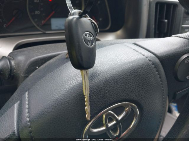 JTMBFREV2FD128337 Toyota RAV4 LE