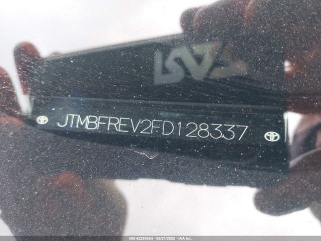 JTMBFREV2FD128337 Toyota RAV4 LE
