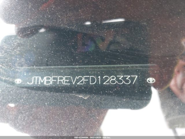 JTMBFREV2FD128337 Toyota RAV4 LE