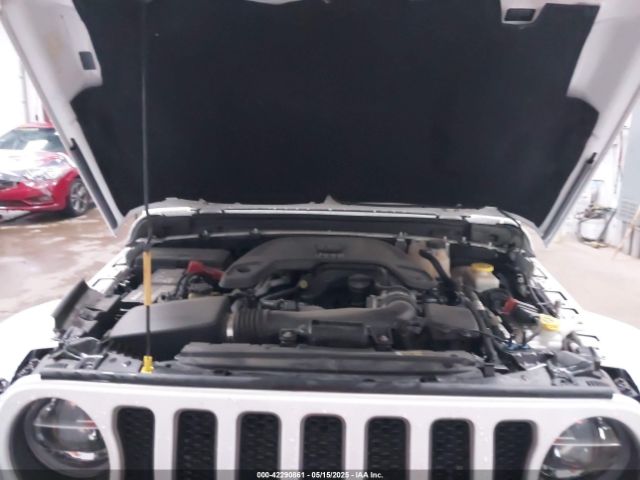 1C4HJXEG3JW117990 Jeep Wrangler Unlimited Sahara 4x4