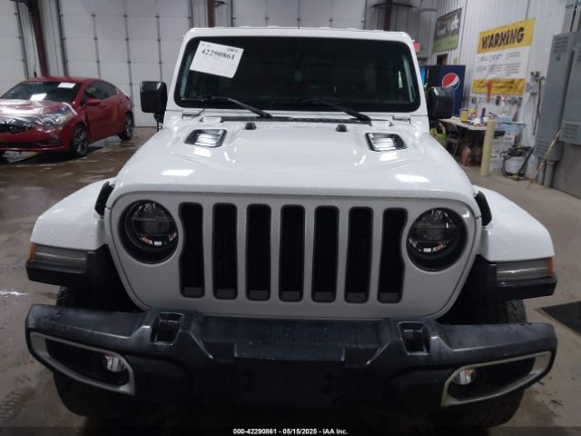 1C4HJXEG3JW117990 Jeep Wrangler Unlimited Sahara 4x4