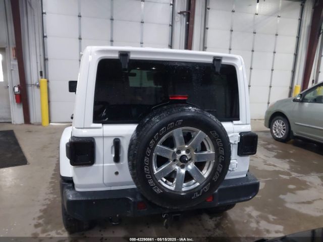 1C4HJXEG3JW117990 Jeep Wrangler Unlimited Sahara 4x4