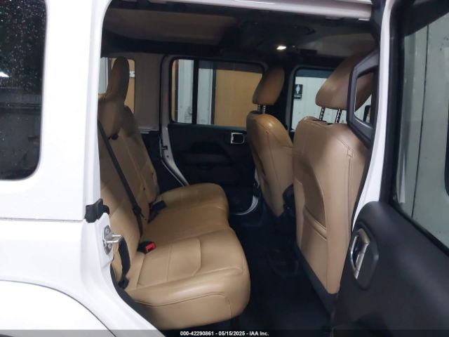 1C4HJXEG3JW117990 Jeep Wrangler Unlimited Sahara 4x4